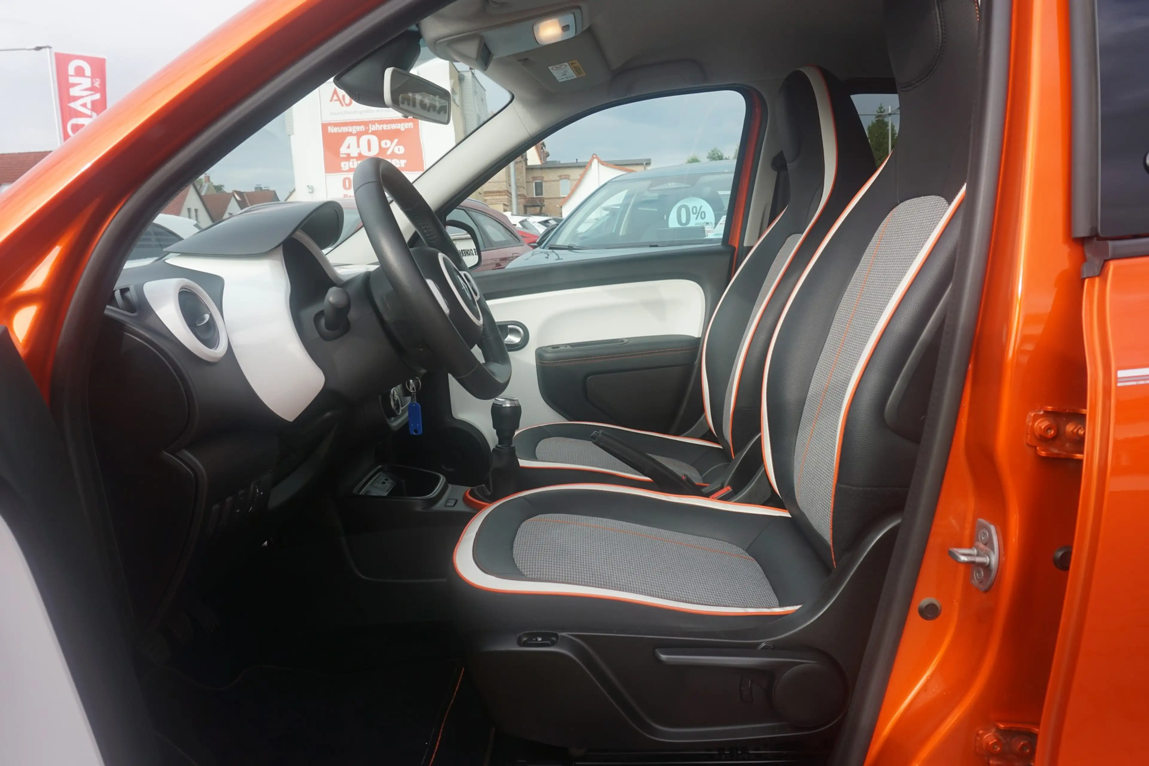 Renault Twingo SCe 65 Vibes Navi Sitzheizung Klimaaut. — photo 11