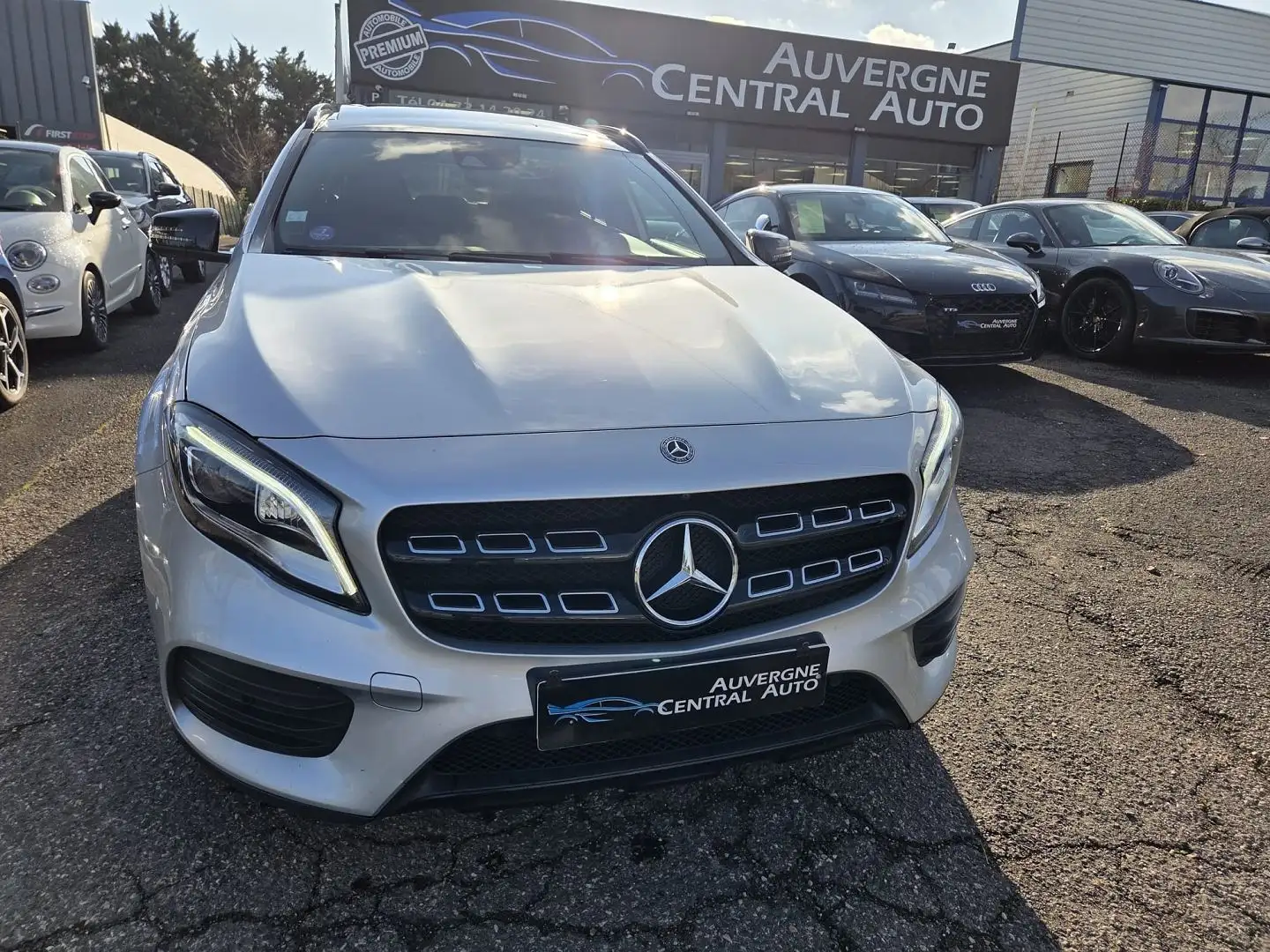 Mercedes-Benz GLA 250 250 211CH FASCINATION 4MATIC 7G-DCT EURO6D-T Grijs - 2