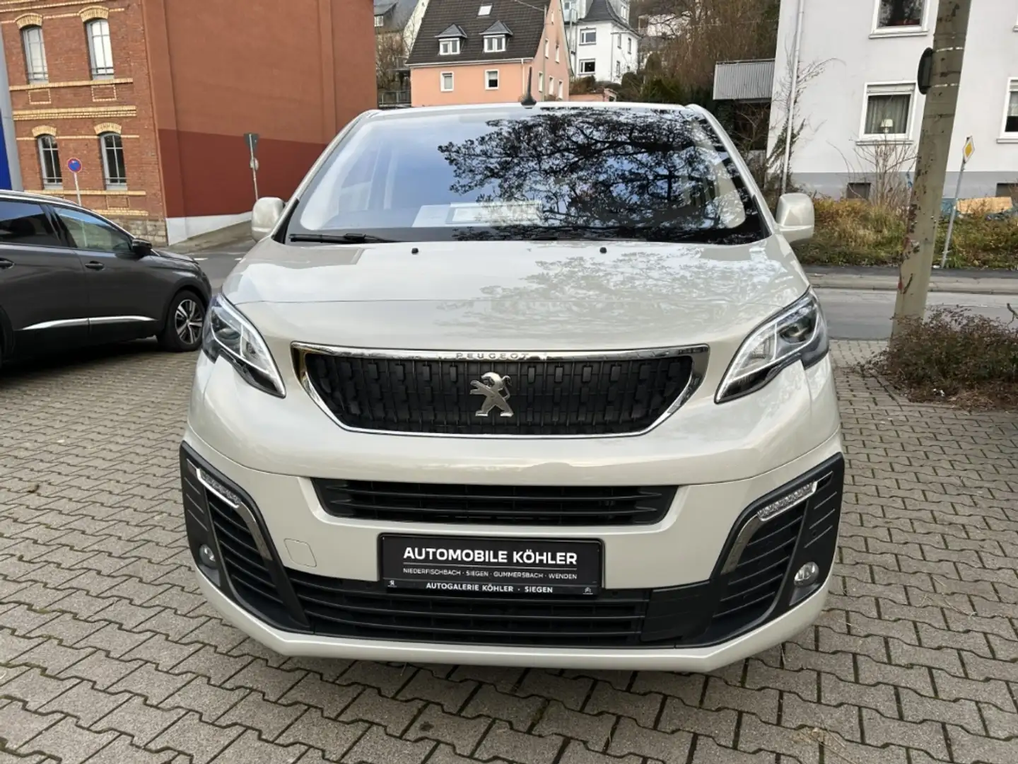 Peugeot Traveller L2 Active HDi180 AHK NAVI SHZ HEAD-UP Silber - 2