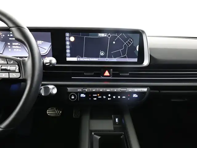 Hyundai Ioniq 6 view 11