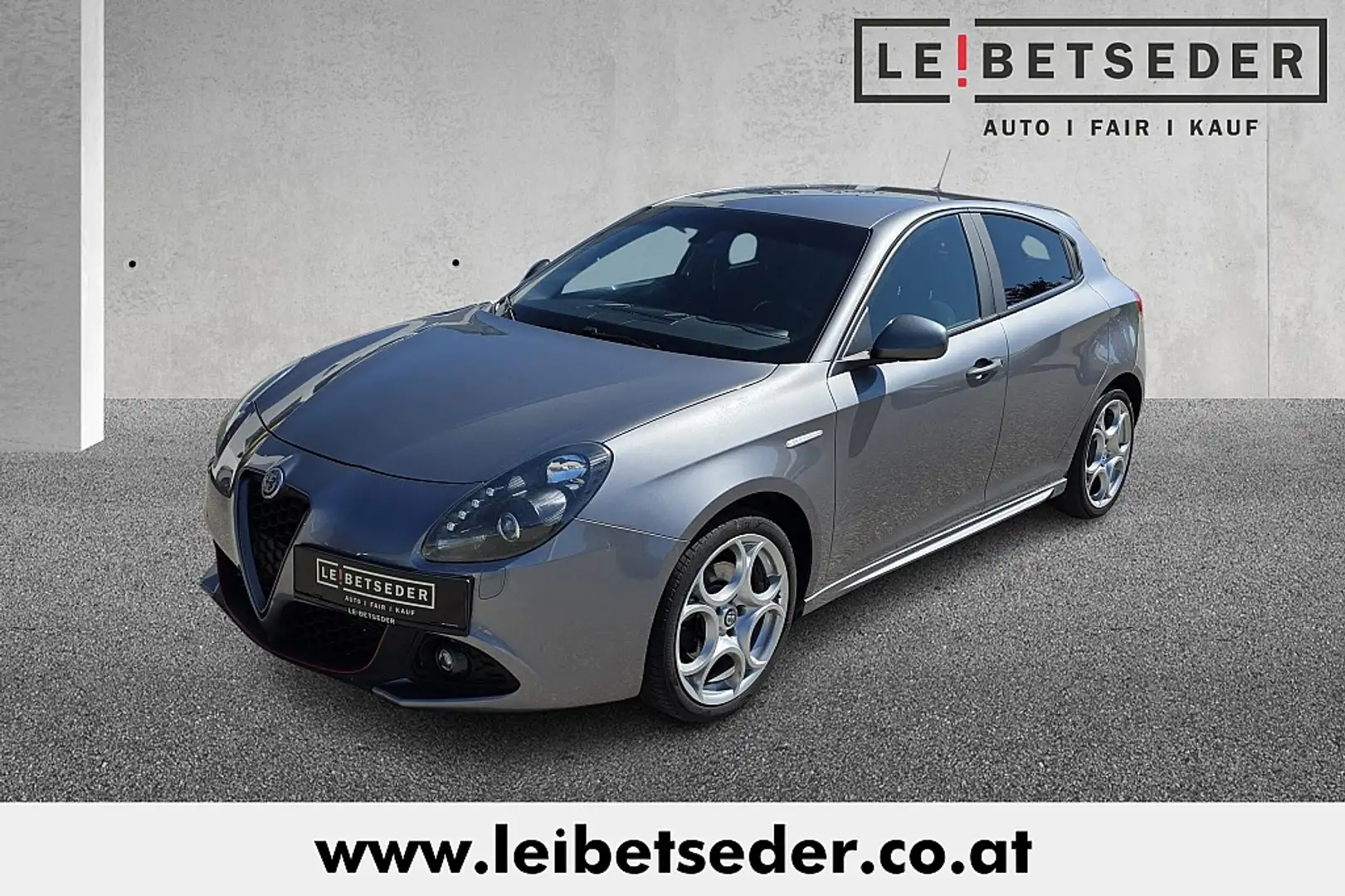 Alfa Romeo Giulietta Super 2,0 JTDM-2 TCT Gris - 1