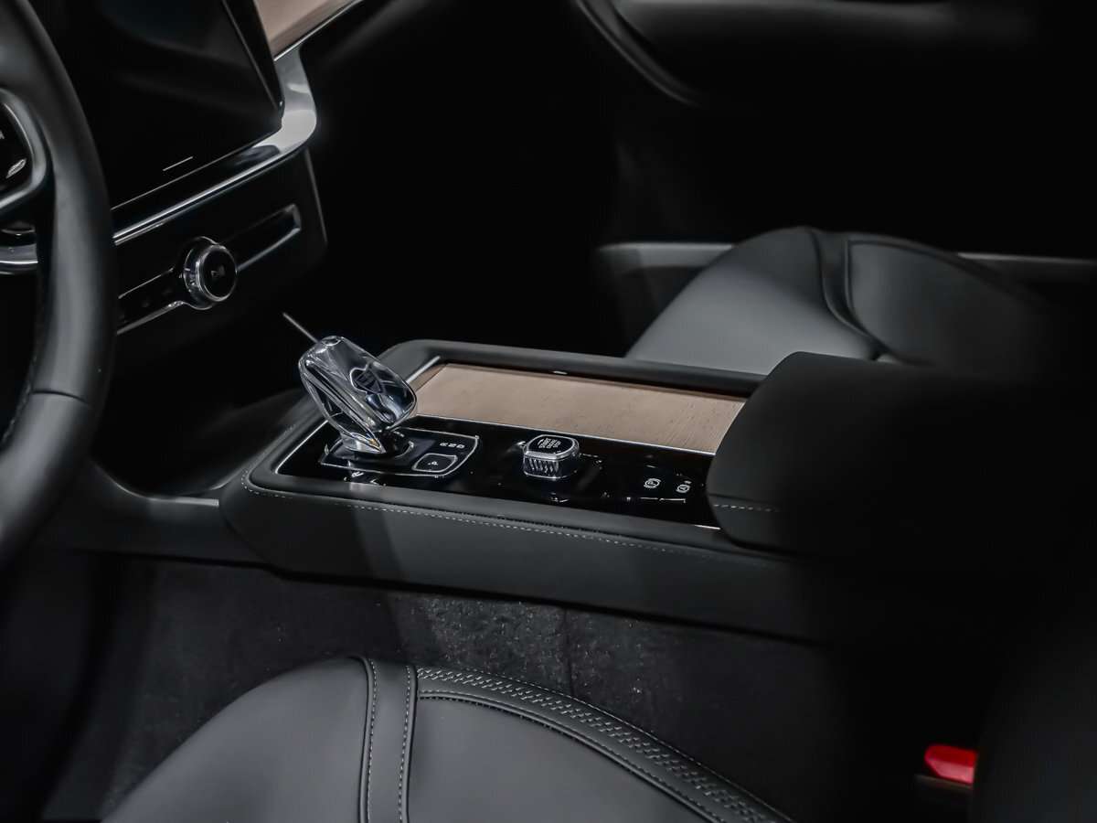 2026 Volvo XC90 Core 7-Seater (Bright Theme) thumb 7