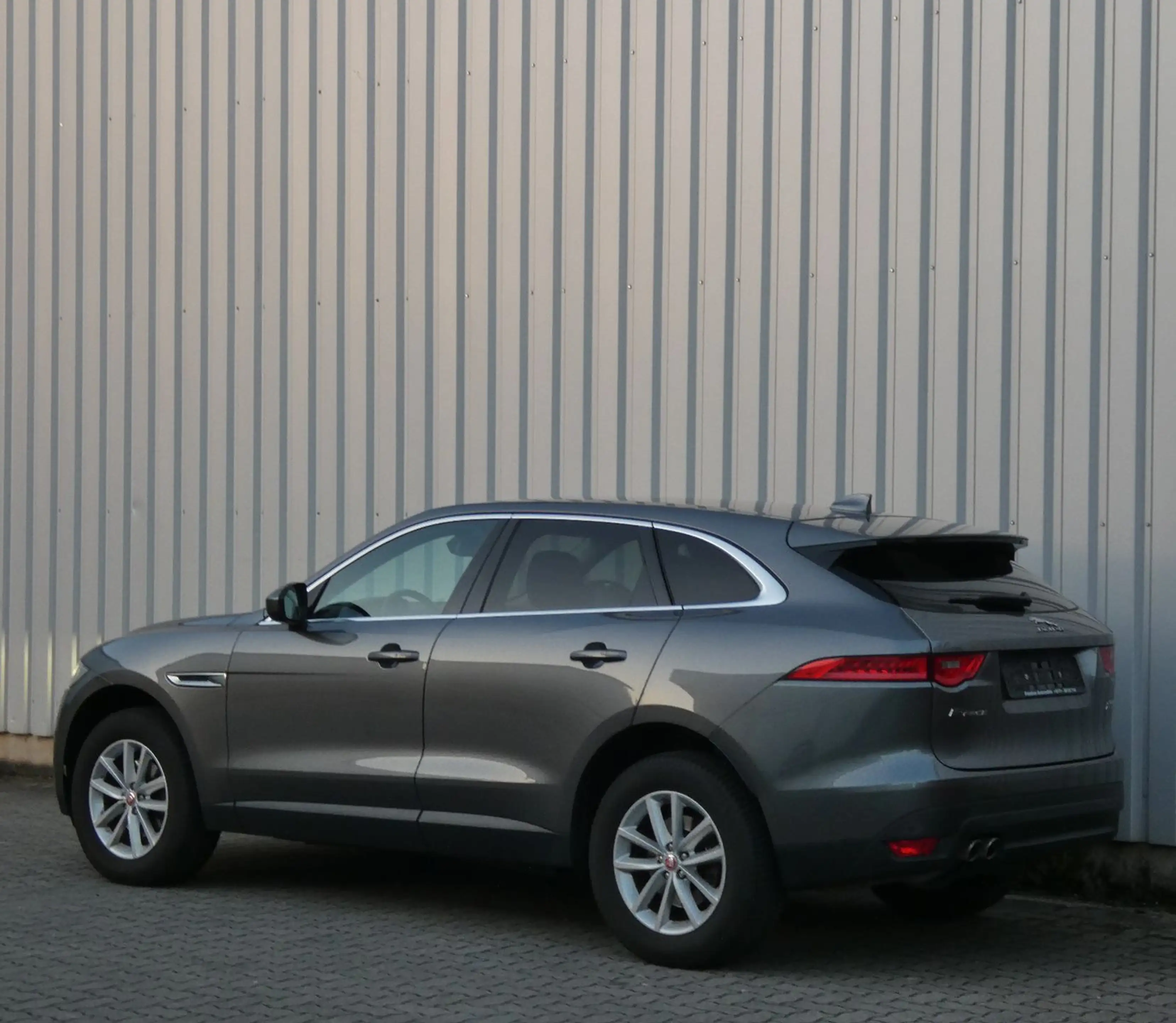 Jaguar F-Pace F-PACE Portfolio AWD-Motor Überholt — photo 5