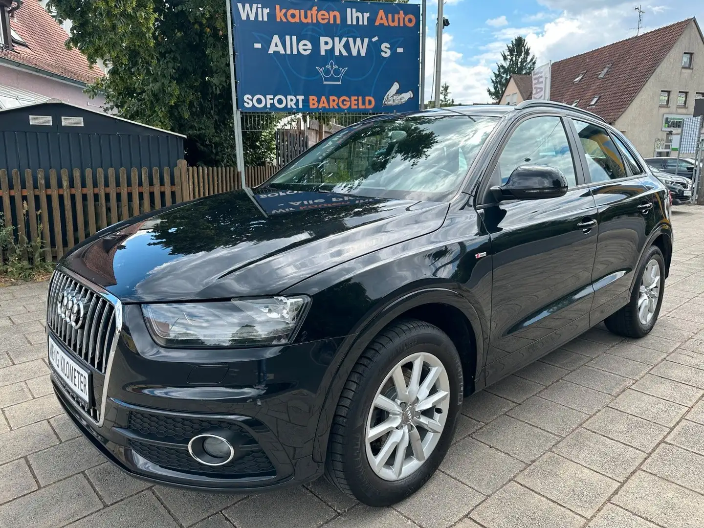 Audi Q3 2.0 TDI S-LINE 1 HAND/8 FACH Zwart - 1