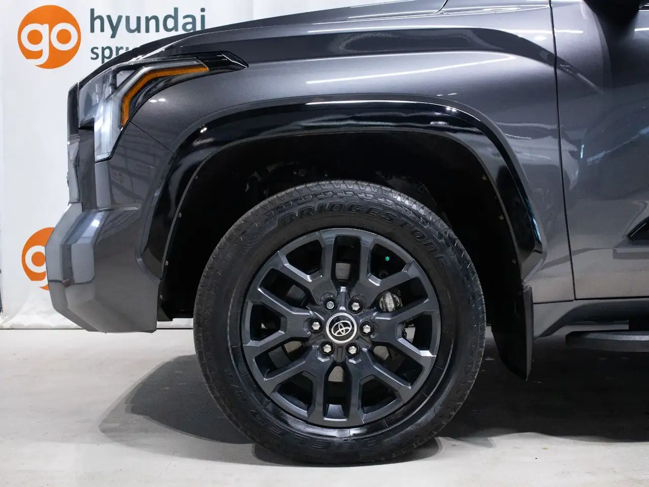 Toyota Tundra снимка Toyota Tundra
