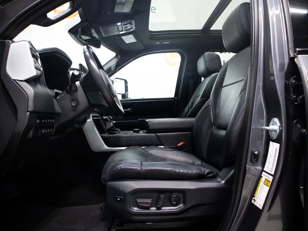 Toyota Tundra снимка Toyota Tundra