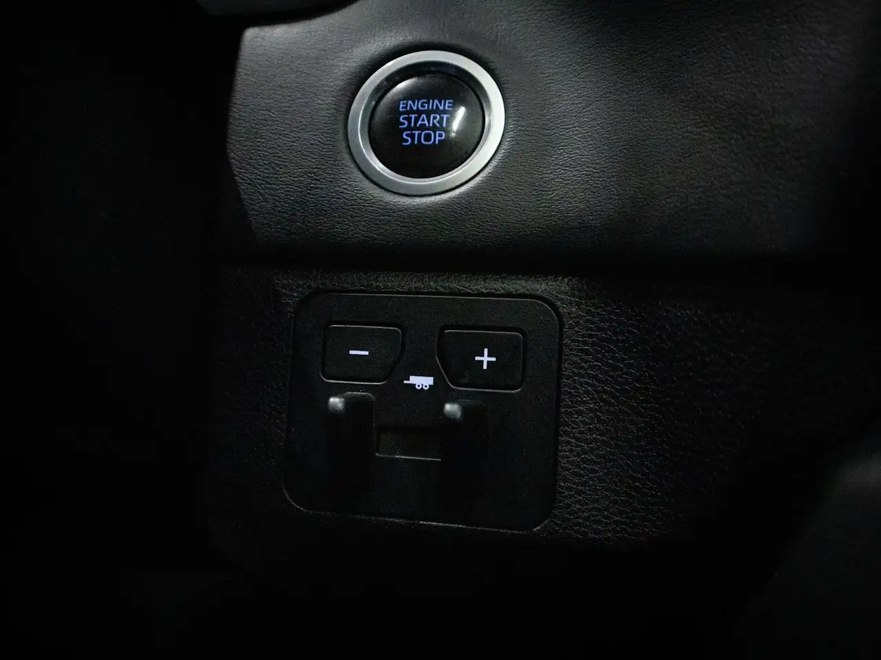 Toyota Tundra снимка Toyota Tundra
