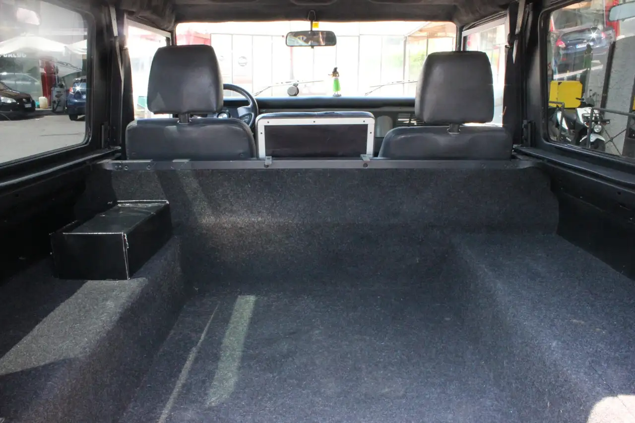 Land Rover Defender 90 turbodiesel Station Wagon County AUTOCARRO, foto 11