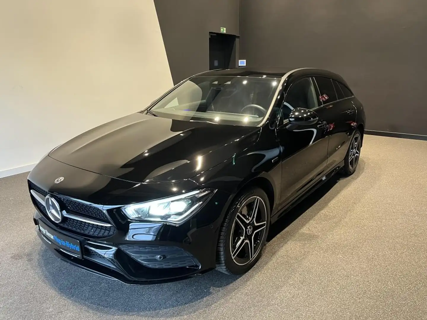 Mercedes-Benz CLA 250 e SB +KAMERA+MBUX+AMG+Night+NAVI+AUT+SHZ Schwarz - 1