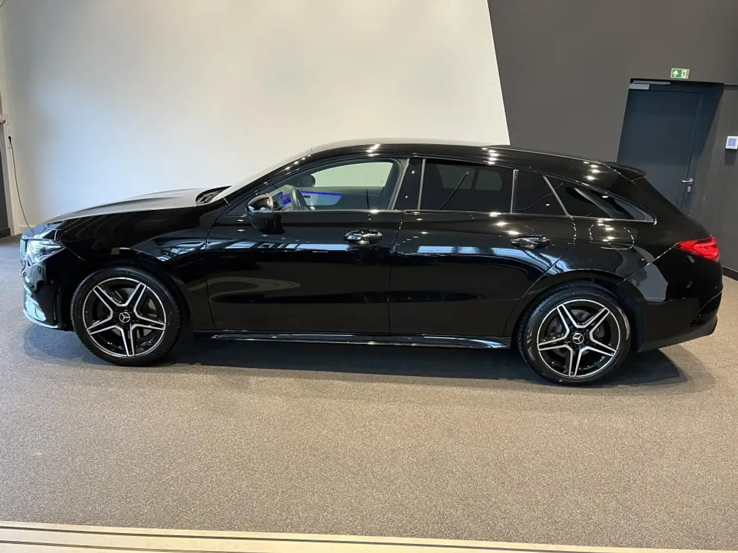 Mercedes-Benz CLA 250 e SB +KAMERA+MBUX+AMG+Night+NAVI+AUT+SHZ Schwarz - 2