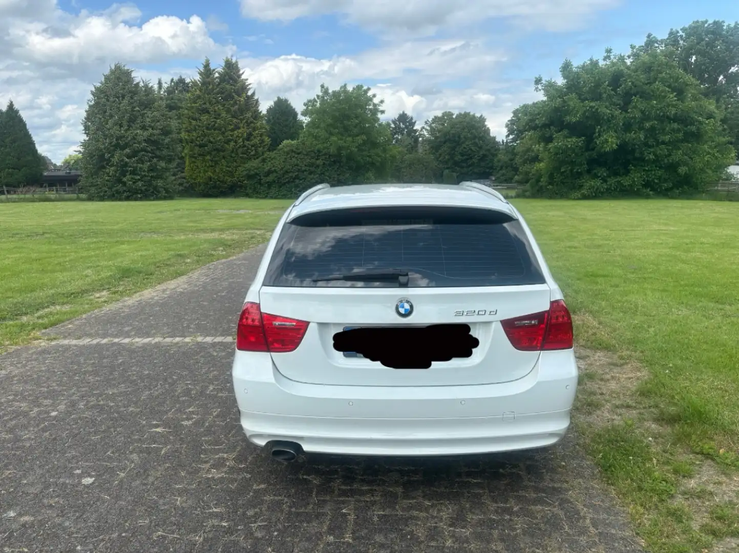 BMW 320 320d xDrive DPF Touring Weiß - 2
