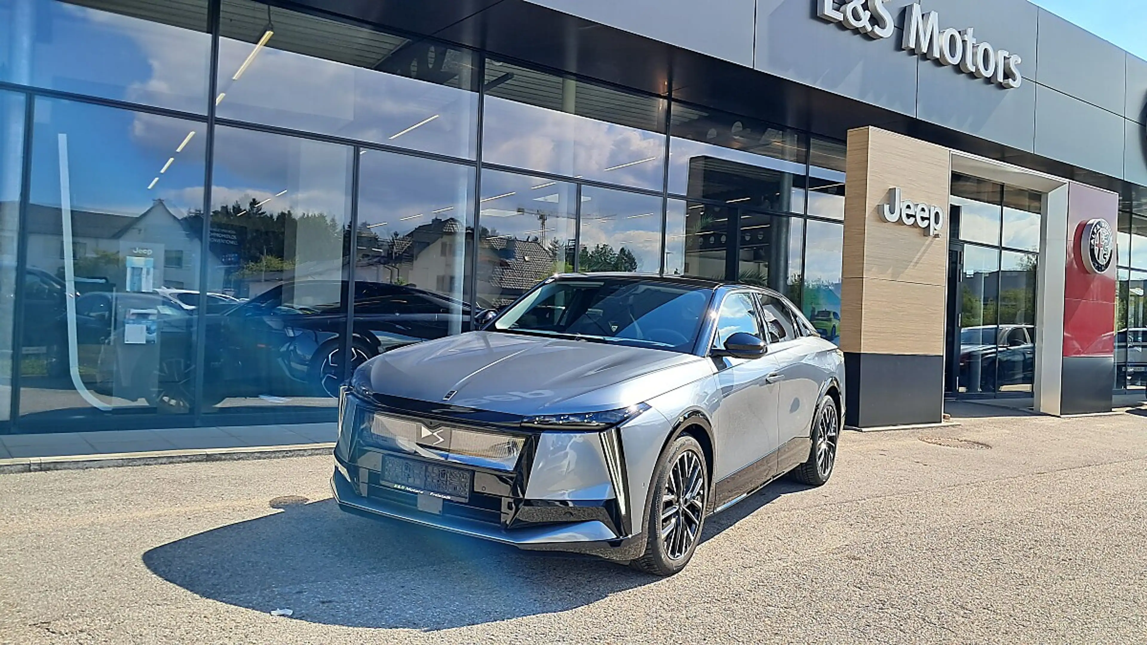 DS Automobiles N°8 DS N8 Long Range 97,2kWh AWD Etoile Aut.