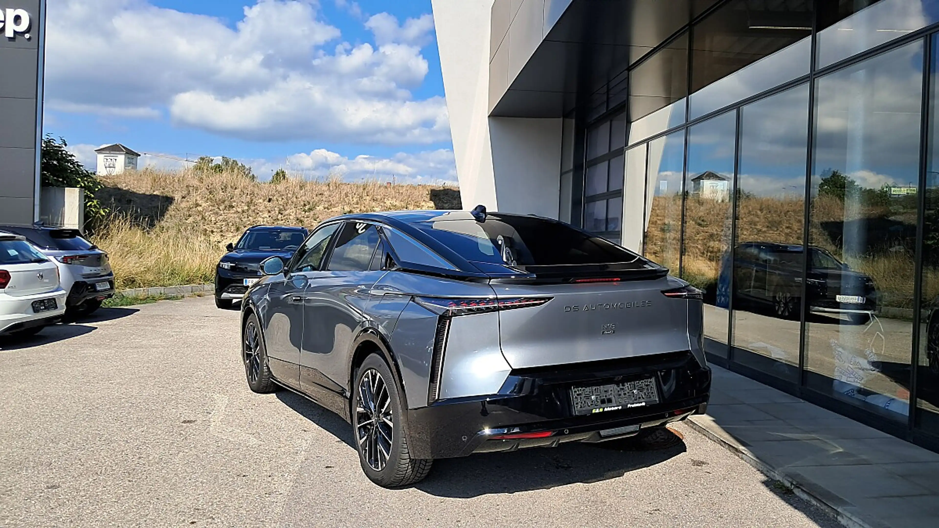 DS Automobiles N°8 DS N8 Long Range 97,2kWh AWD Etoile Aut. — photo 5