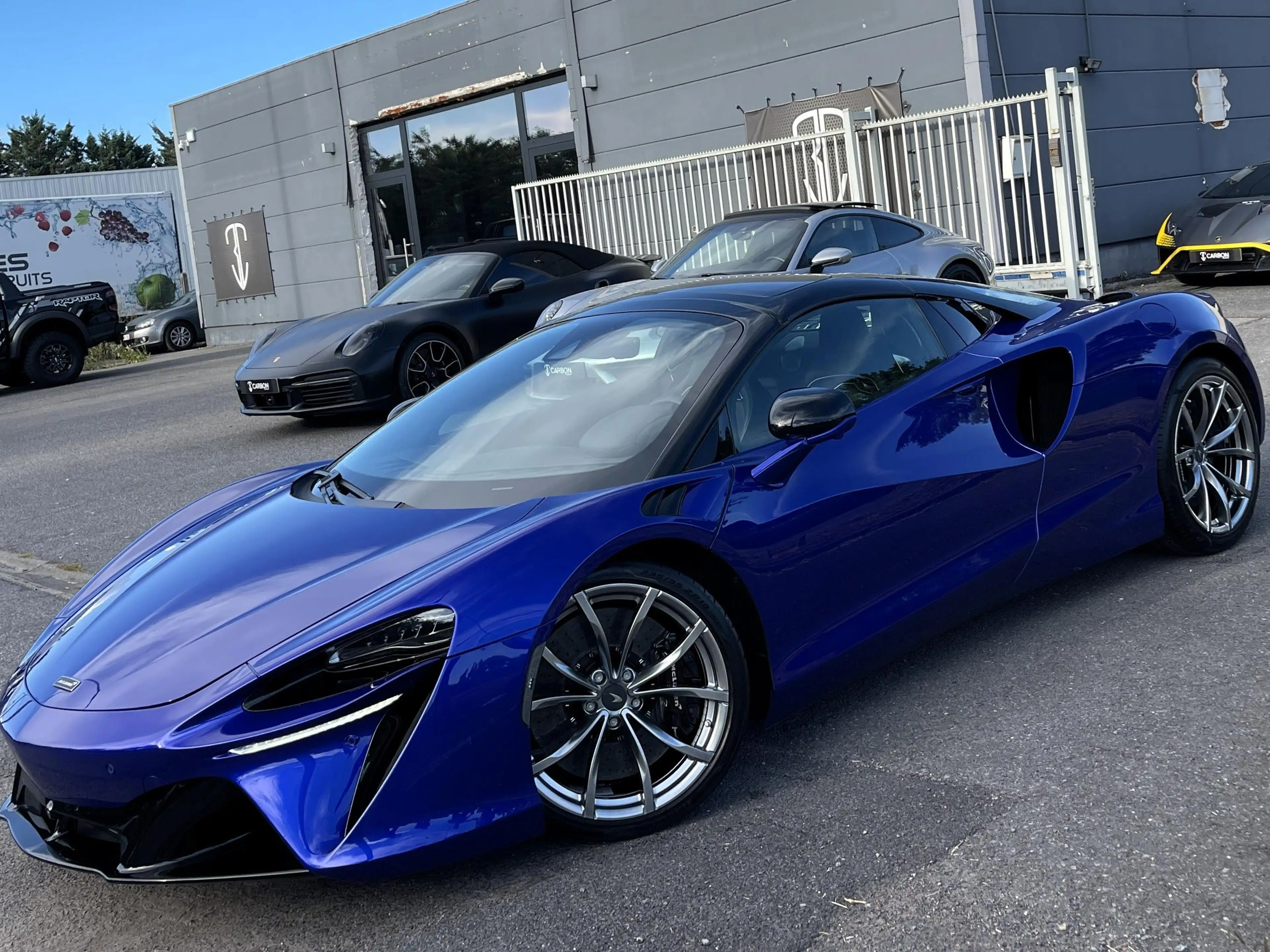 McLaren Artura Spider "TechLux/Driving Assistant/Technology Pack" — photo 3