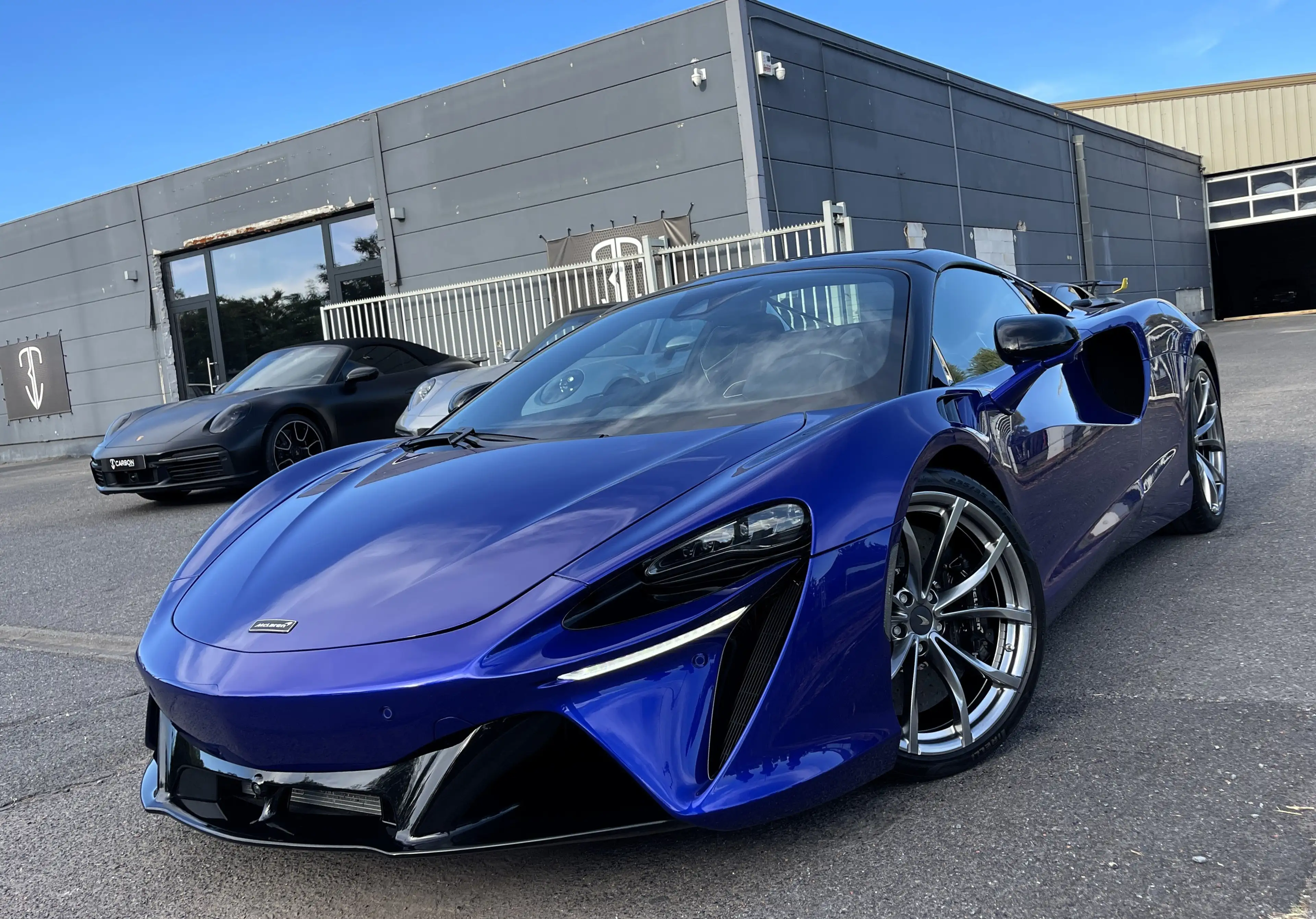 McLaren Artura Spider "TechLux/Driving Assistant/Technology Pack" — photo 2