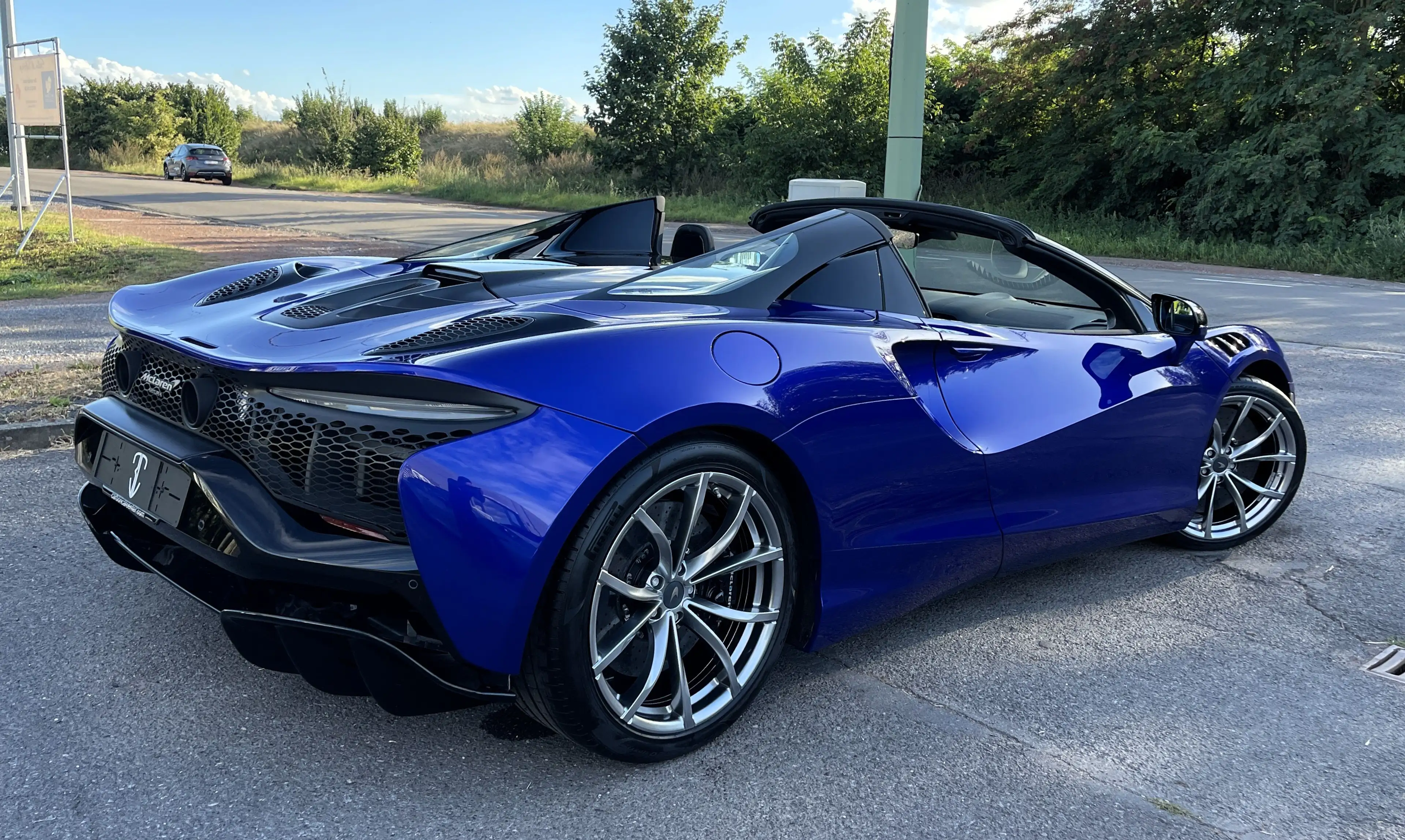 McLaren Artura Spider "TechLux/Driving Assistant/Technology Pack" — photo 15
