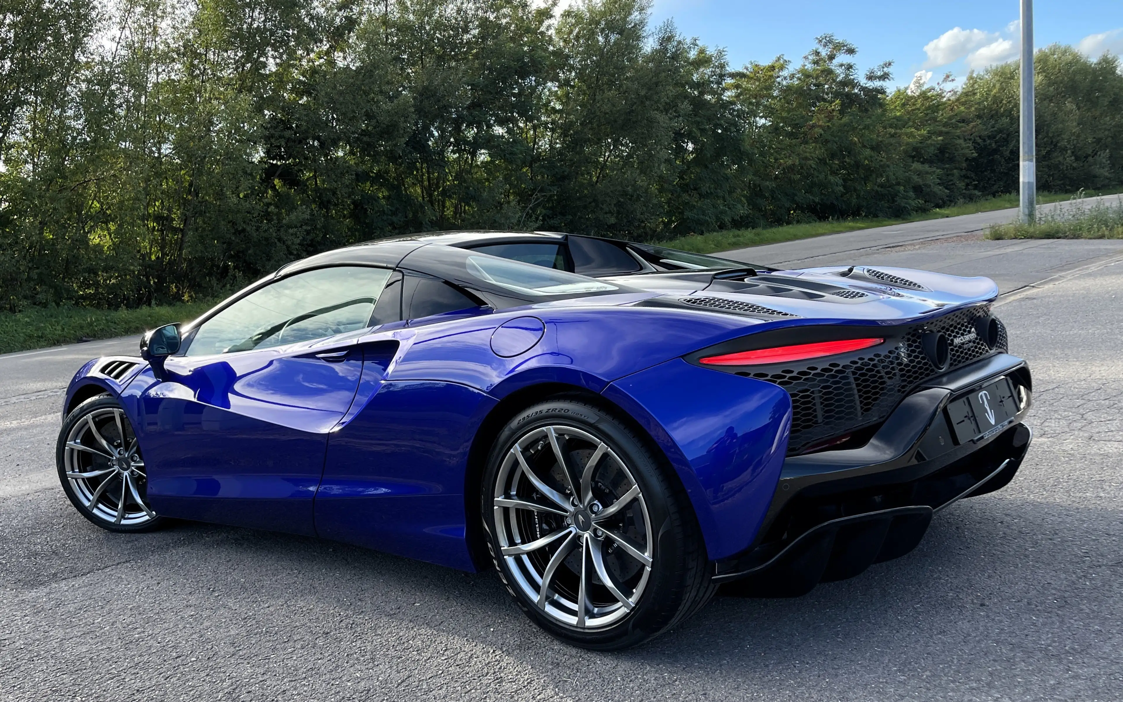 McLaren Artura Spider "TechLux/Driving Assistant/Technology Pack" — photo 7