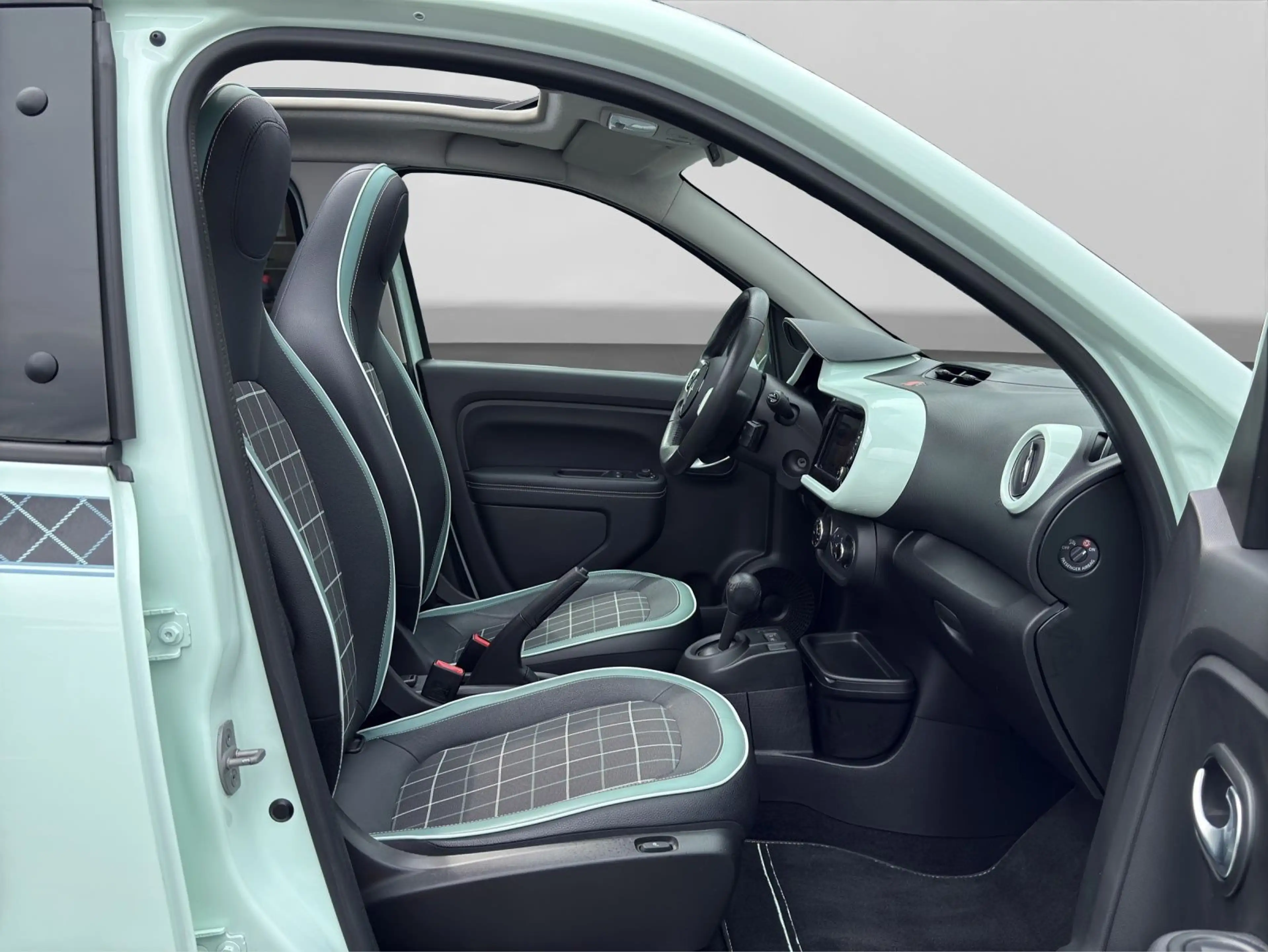 Renault Twingo 0.9 TCe LA PARISIENNE DAB KLIMA SITZHZG — photo 4