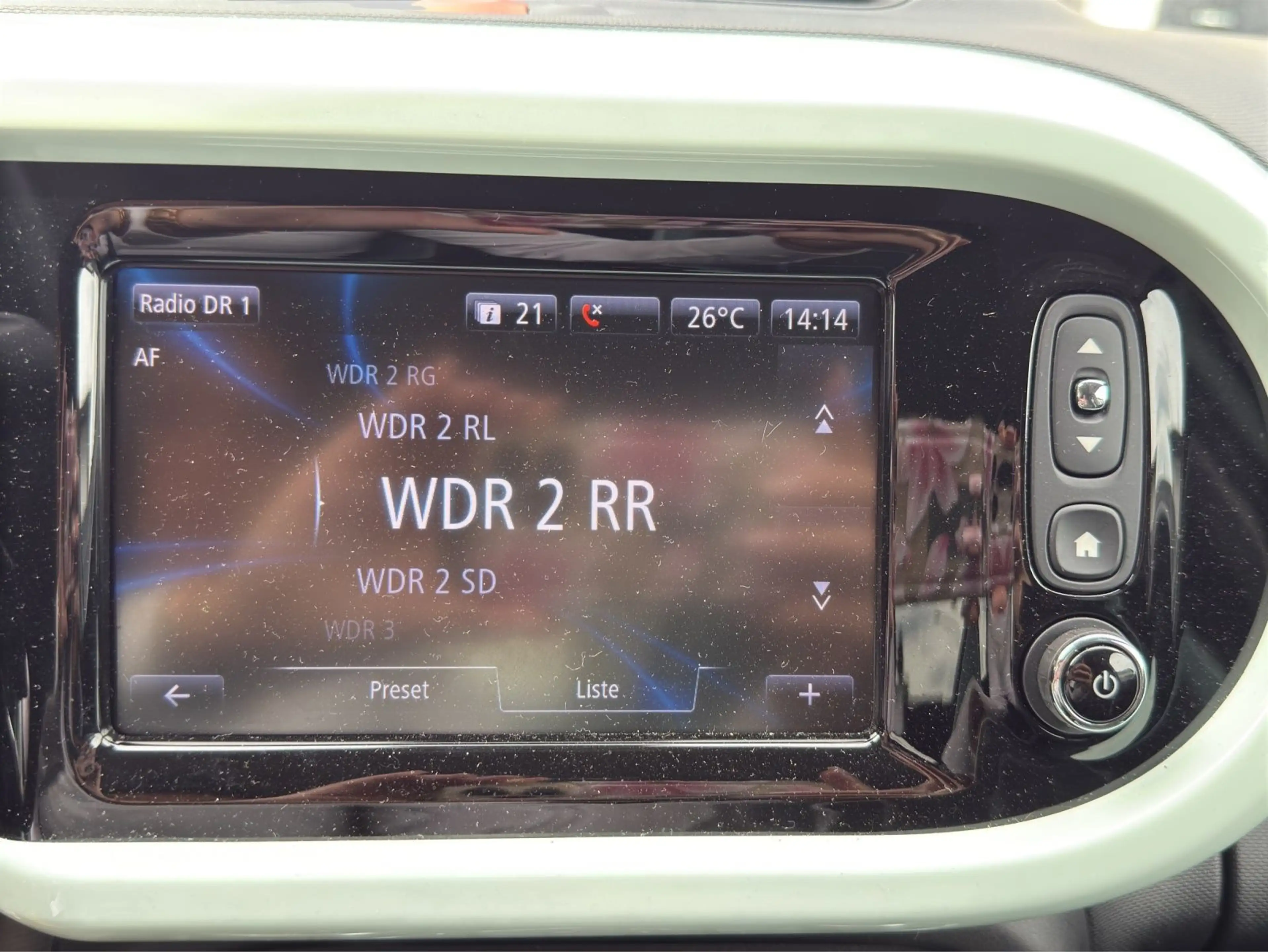 Renault Twingo 0.9 TCe LA PARISIENNE DAB KLIMA SITZHZG — photo 14