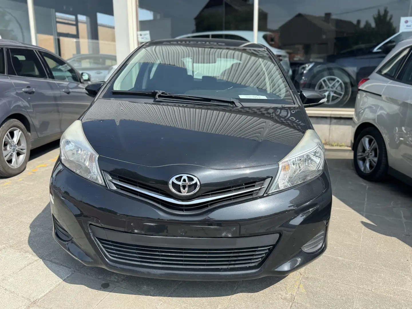 Toyota Yaris 1.0i VVT-i Comfort Gris - 1