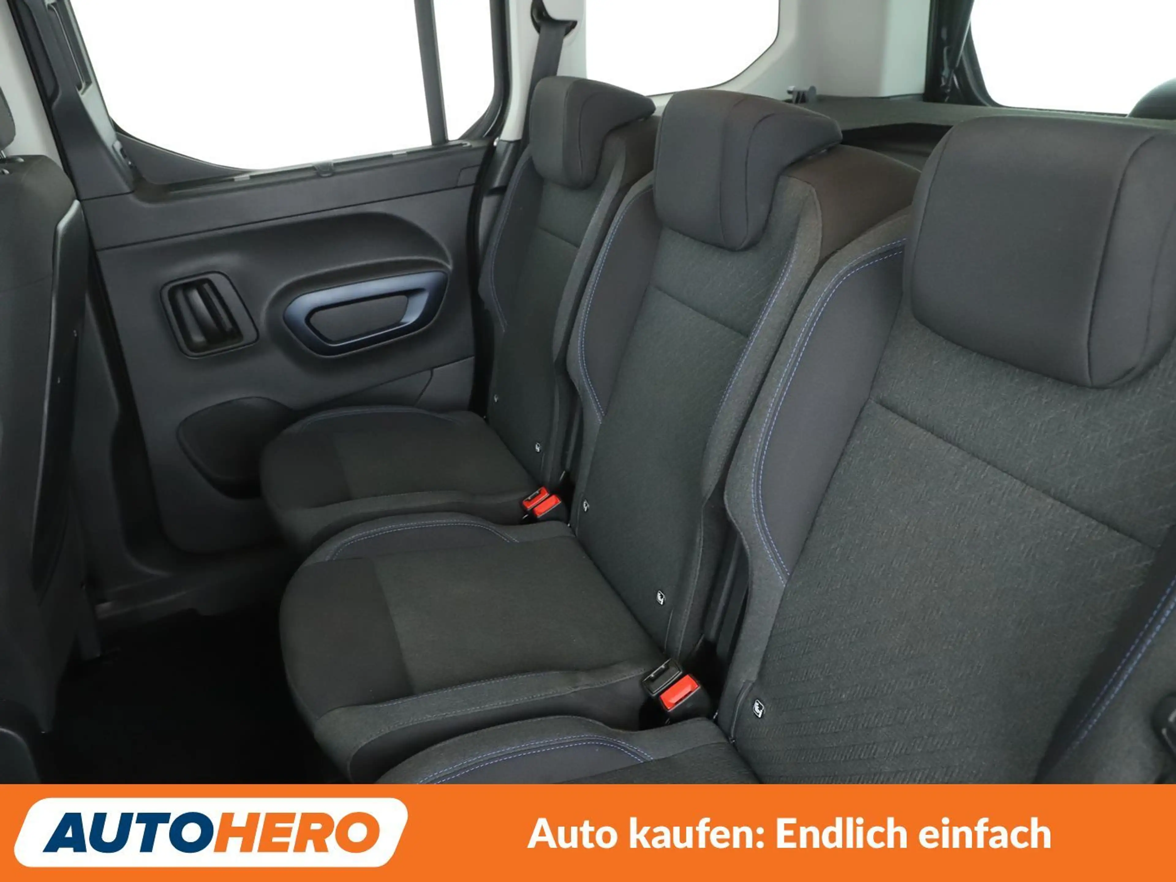Fiat Doblo 1.5 Blue-HDi Kombi L1 Aut*NAVI*TEMPO*CAM*PDC*AHK* — photo 14