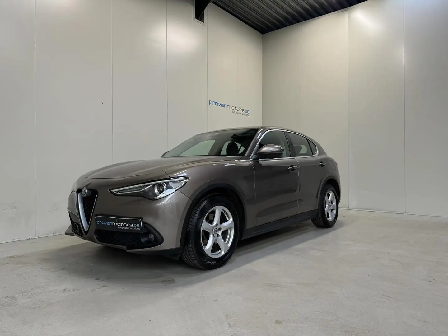 Alfa Romeo Stelvio 2.2 D Autom. - GPS - Airco - Topstaat! Grijs - 1