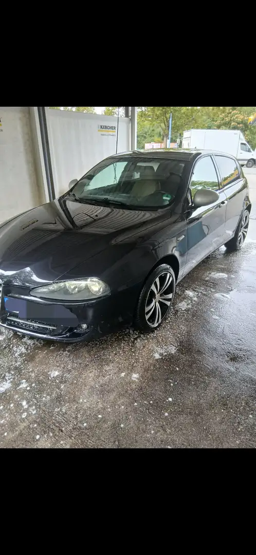 Alfa Romeo 147 147 1.9 JTDM 8V Corse Schwarz - 2