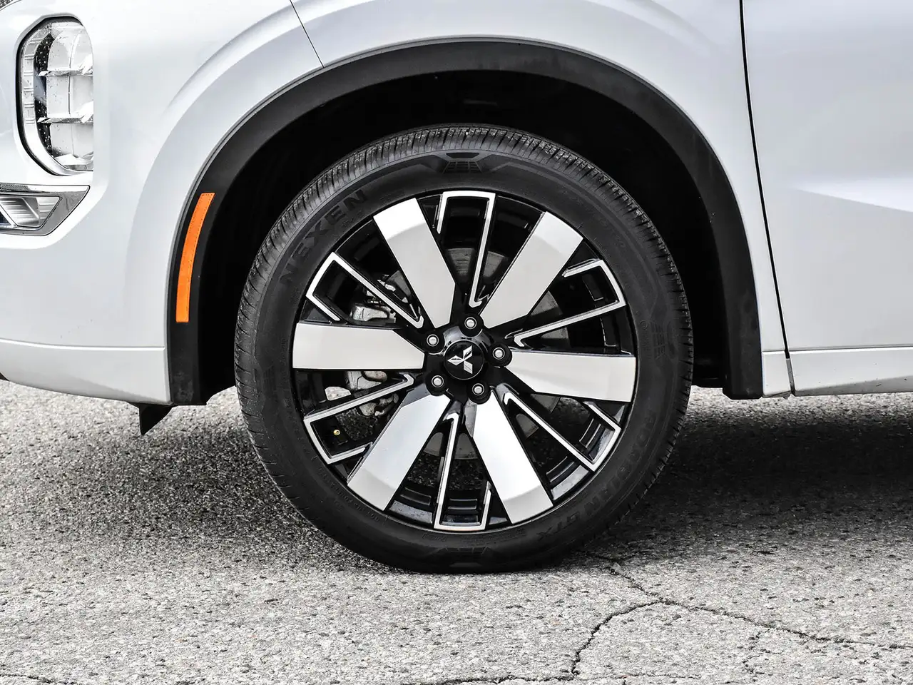 Mitsubishi Outlander снимка Mitsubishi Outlander