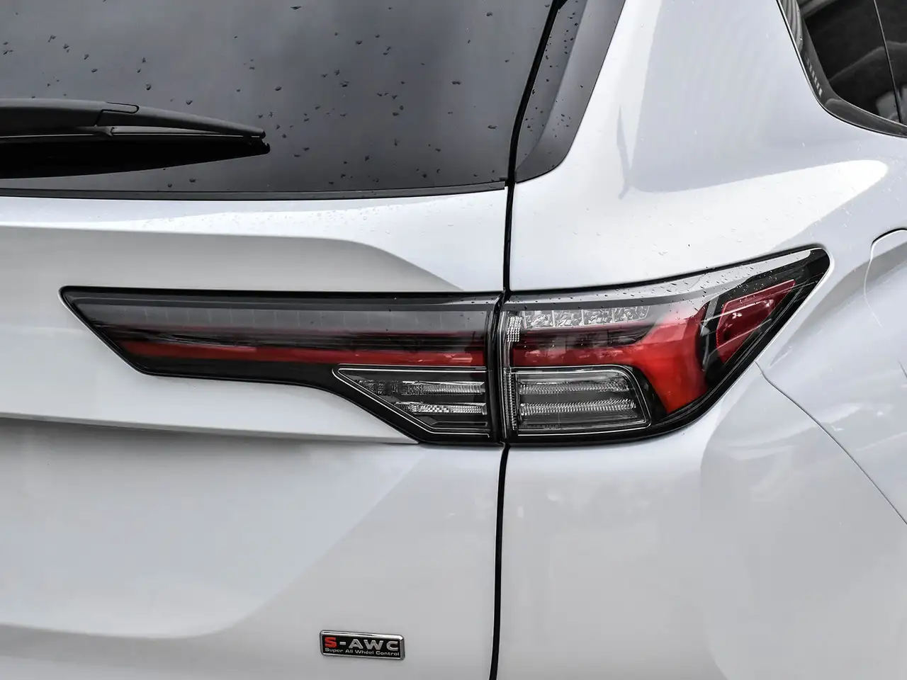 Mitsubishi Outlander снимка Mitsubishi Outlander