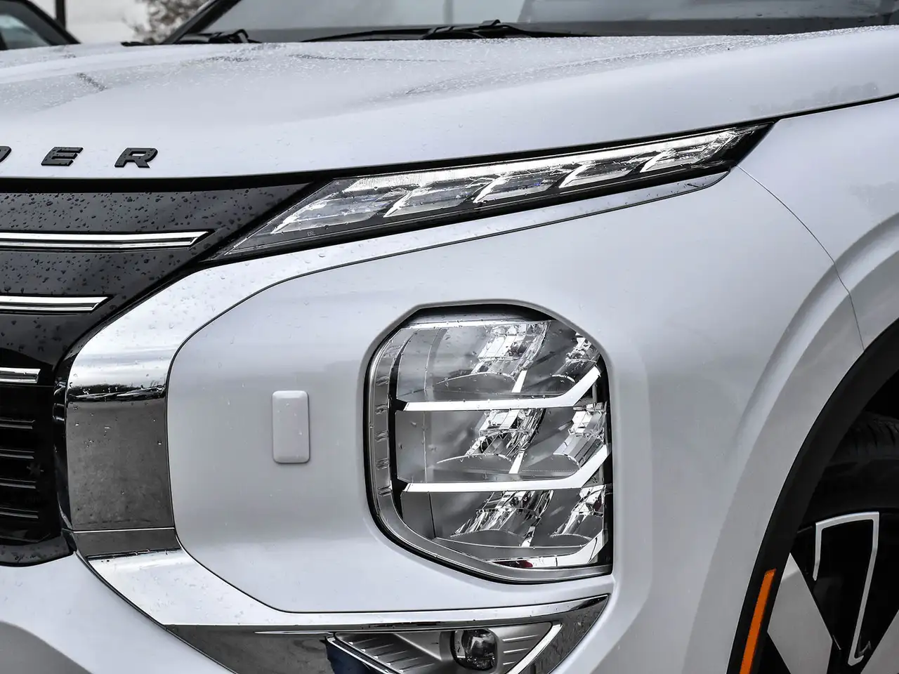 Mitsubishi Outlander снимка Mitsubishi Outlander