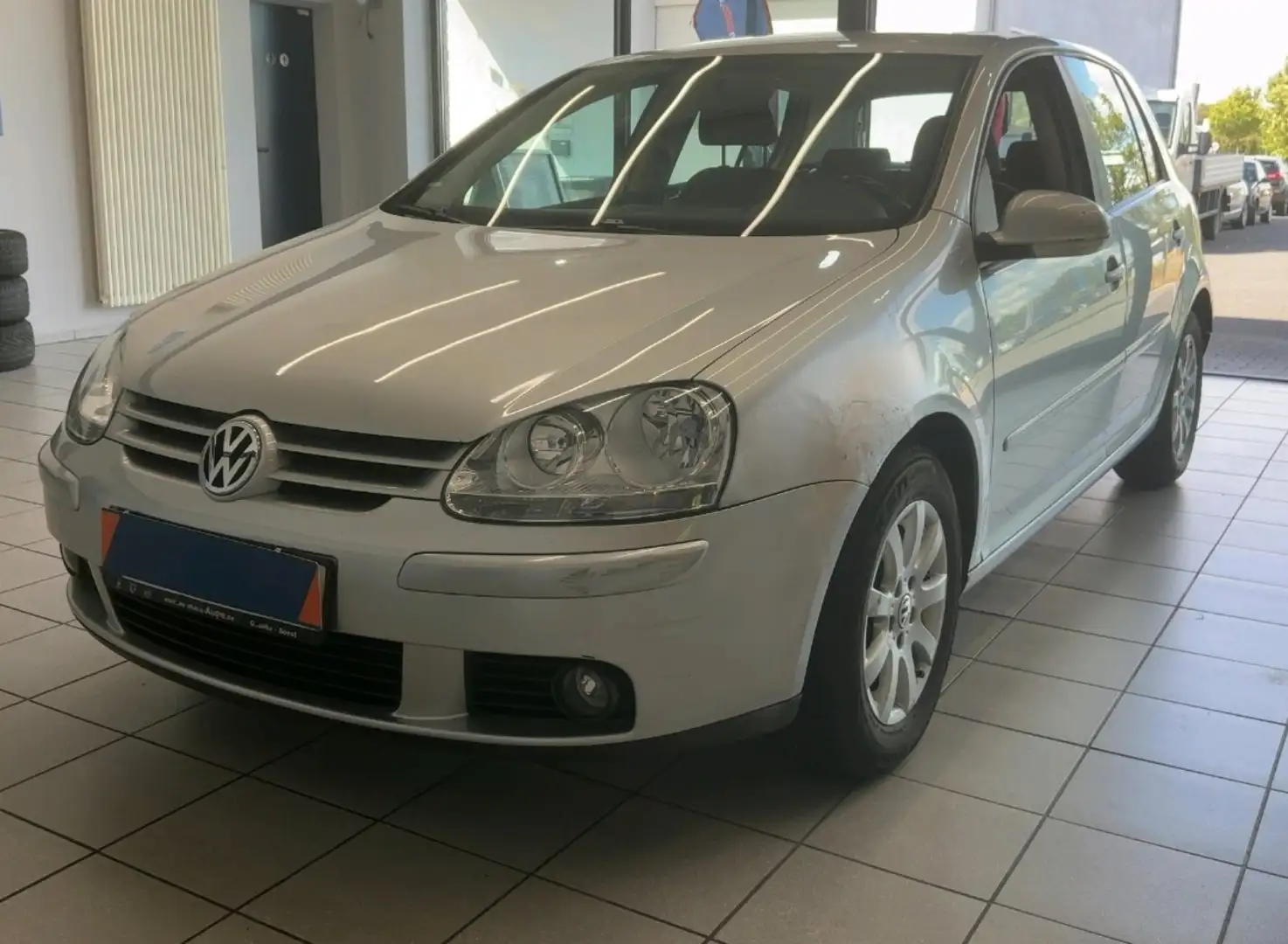 Volkswagen Golf Trendline Navi Klima Preis inkl Neu Tüv Plateado - 1