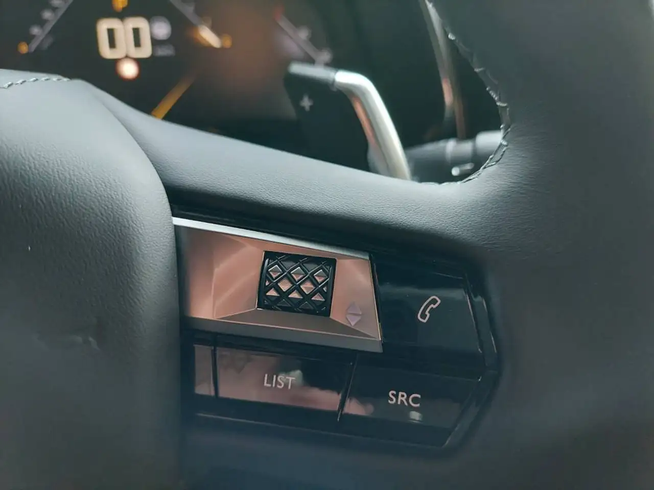 DS Automobiles DS 7 Crossback 2023 — фото 15