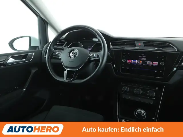 Volkswagen Touran view 13