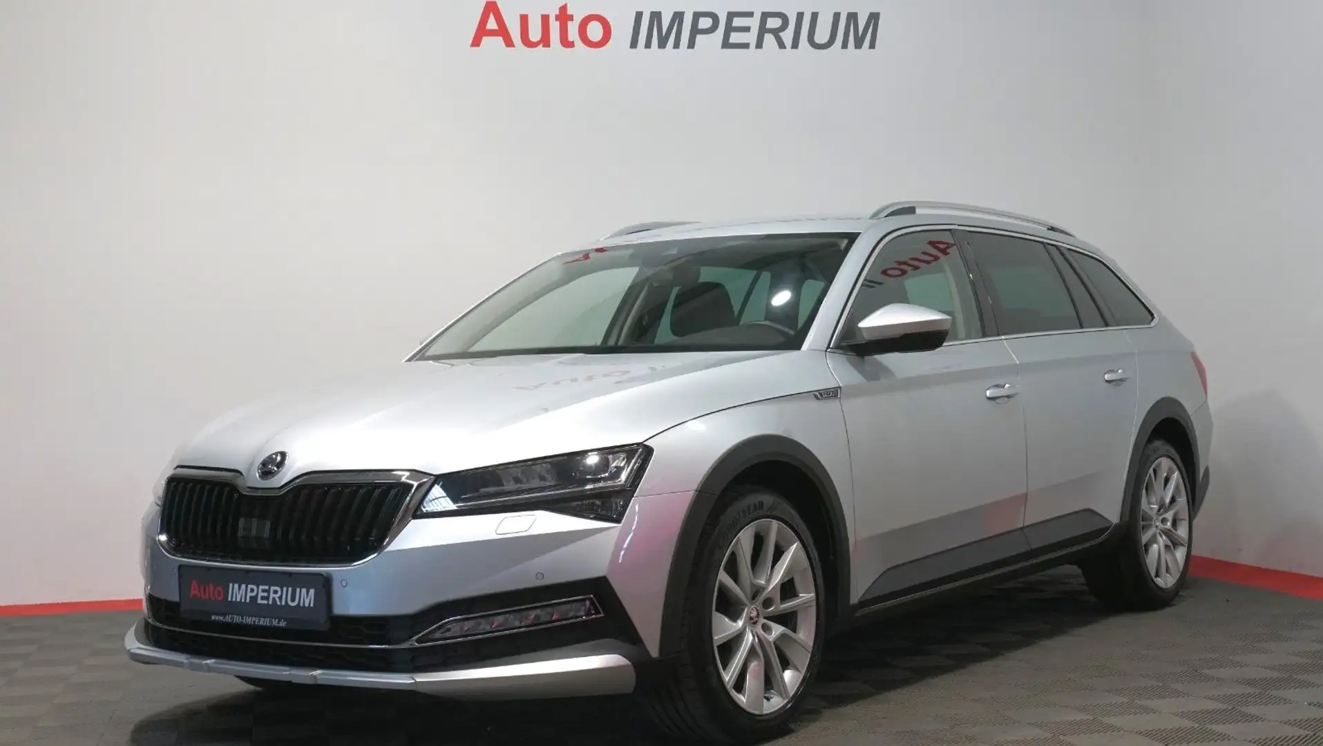 Skoda Superb Combi Scout 2.0 TDI 4x4*ACC*AHK*MATRIX* Plateado - 1