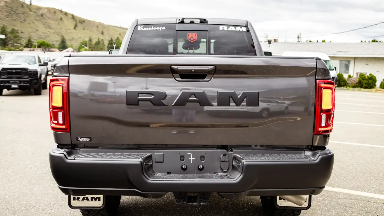 RAM 2500 снимка RAM 2500