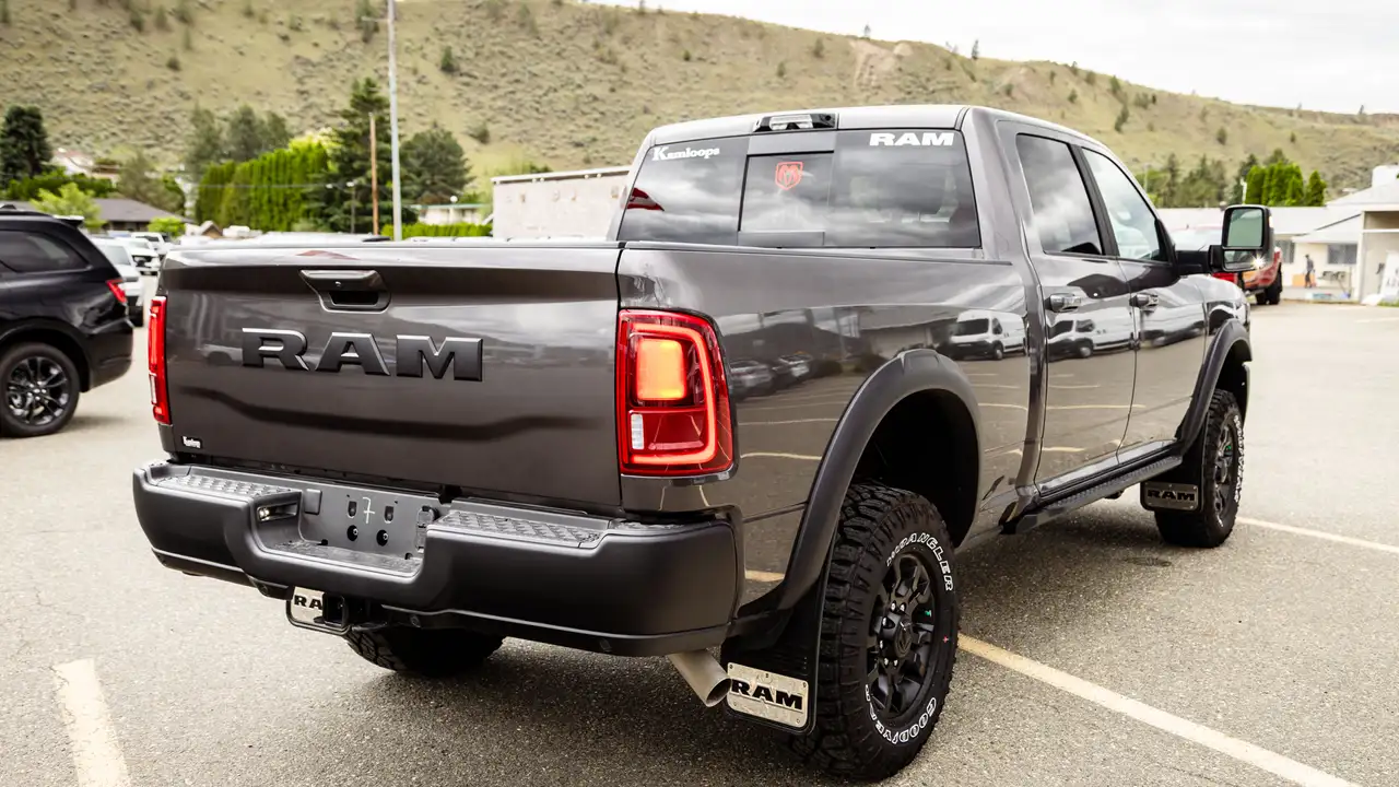 RAM 2500 снимка RAM 2500