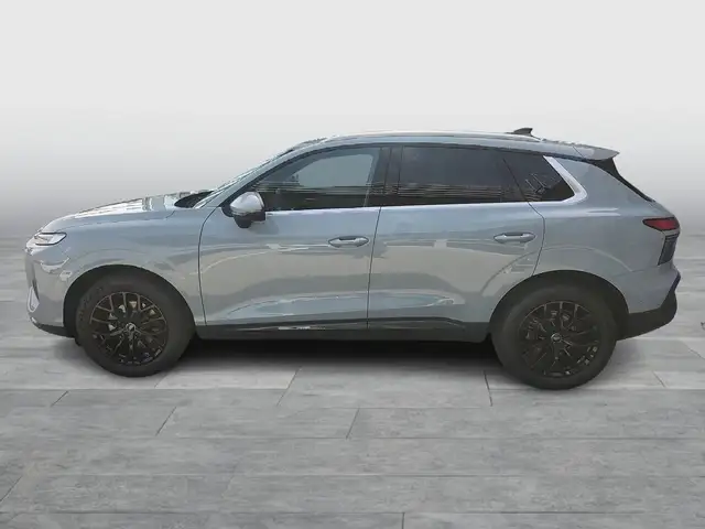 Audi Q3 view 3
