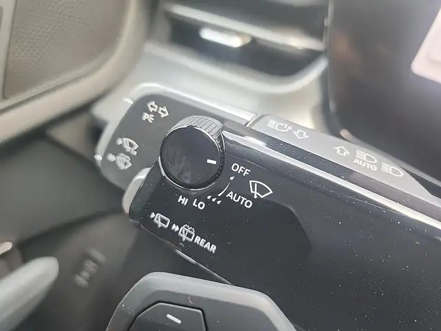 Audi Q3 view 13