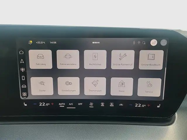 Audi Q3 view 26