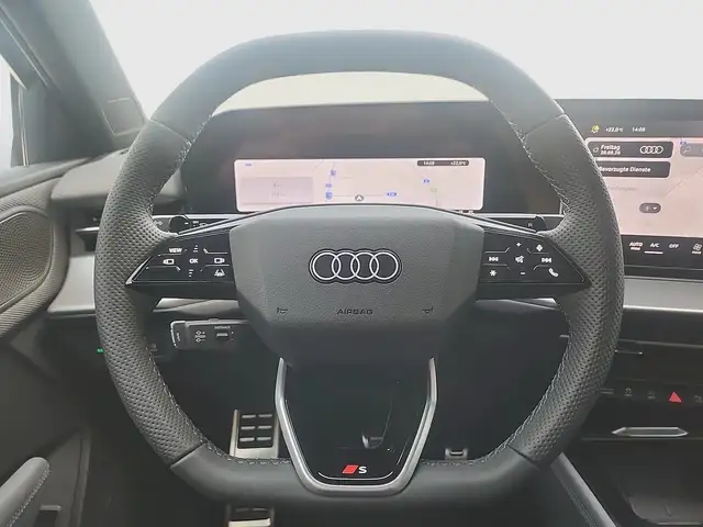 Audi Q3 view 10