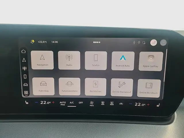 Audi Q3 view 25