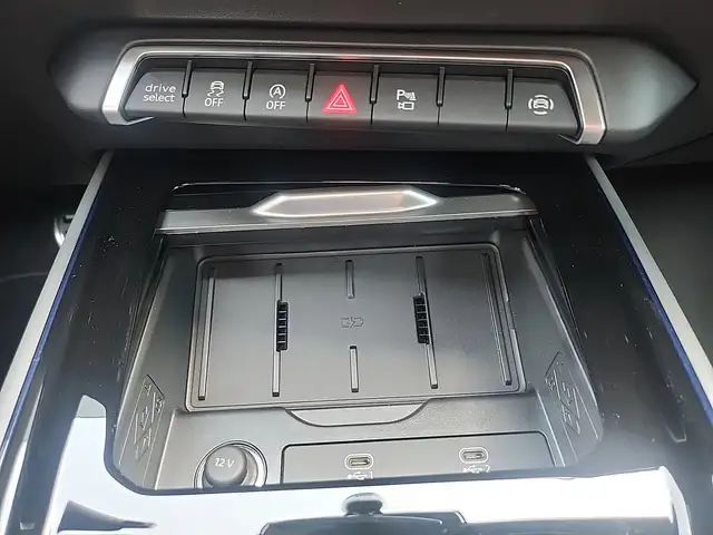 Audi Q3 view 20