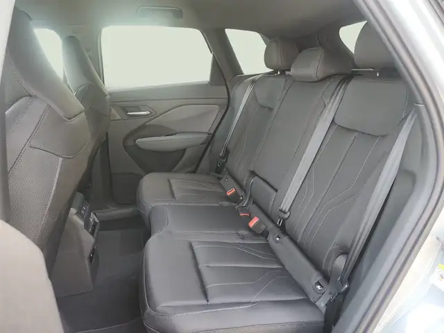 Audi Q3 view 30