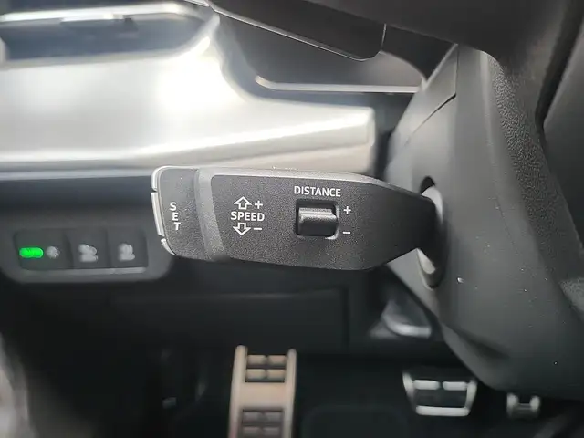 Audi Q3 view 12