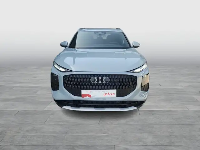 Audi Q3 view 2