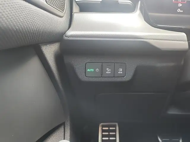 Audi Q3 view 18