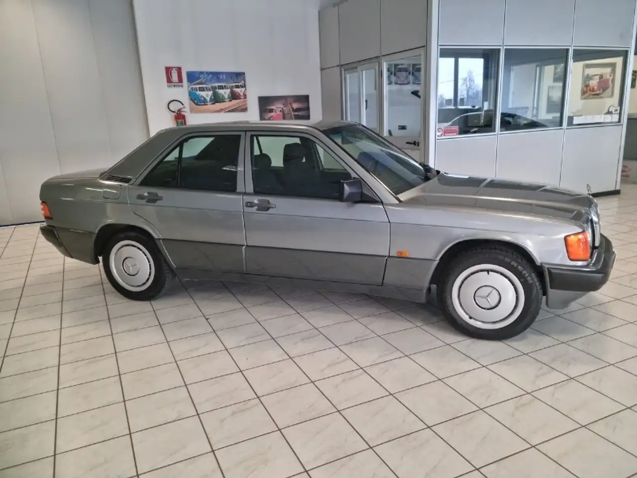 Mercedes-Benz 190 2.0 E, foto 4