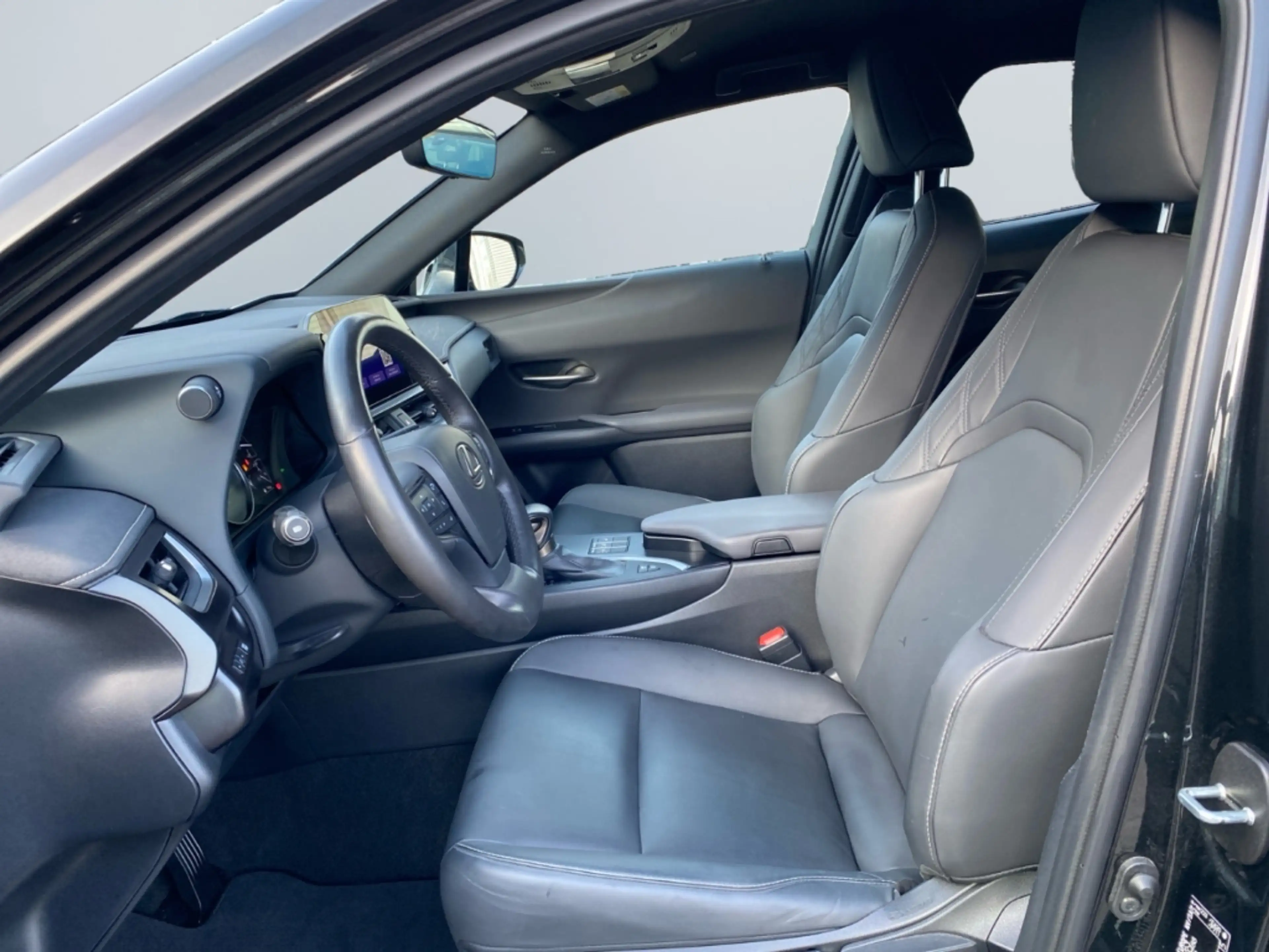 Lexus UX 250h F SPORT Design *Bi-LED*ACC*RCam*SHZ*PDC* — photo 9