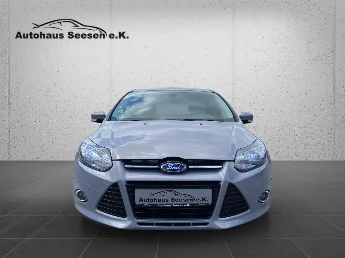 Ford Focus Turnier 1,6 EcoBoost Titanium*AHK*Navi* Grigio - 2