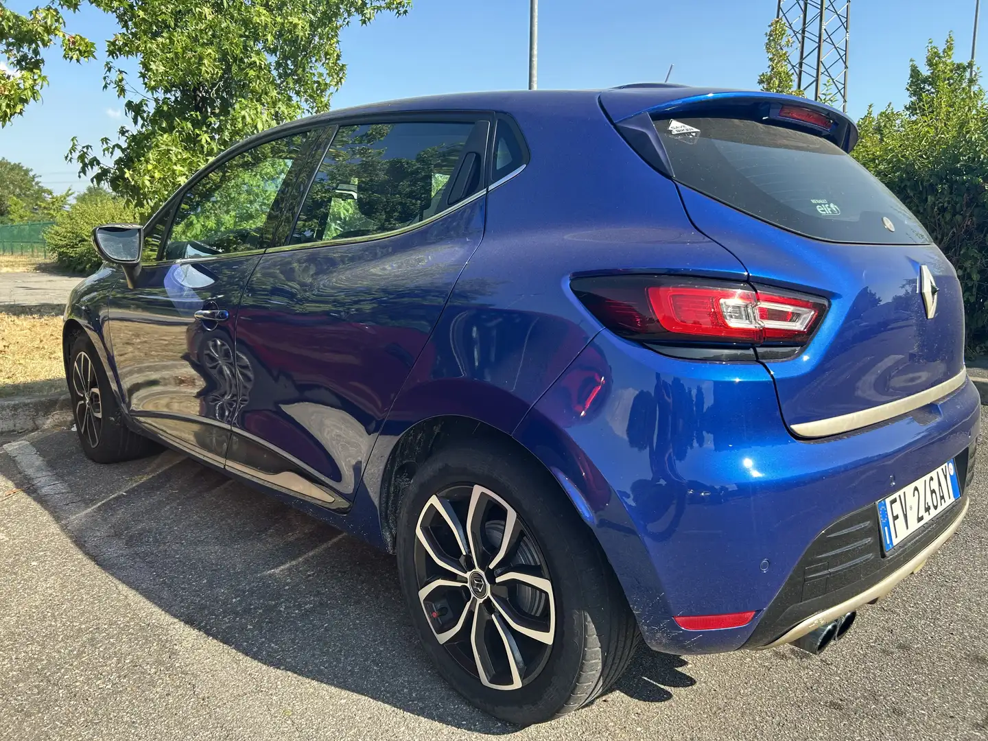Renault Clio 0.9 tce Moschino Zen 90cv - 1
